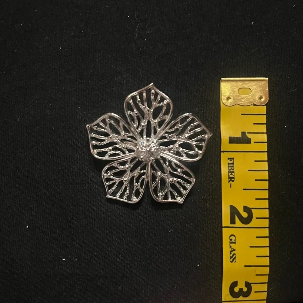 Vintage Silver Tone Gerrys Dogwood Brooch
